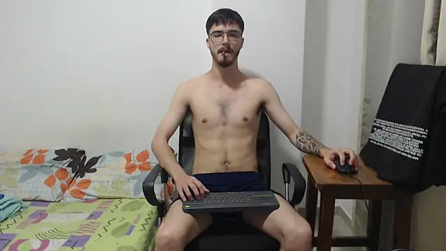 Snapshot of Aleex_Miller chatting on November 21, 2025, 12:20 am Aleex Miller online show from November 21, 2025, 12:20 am