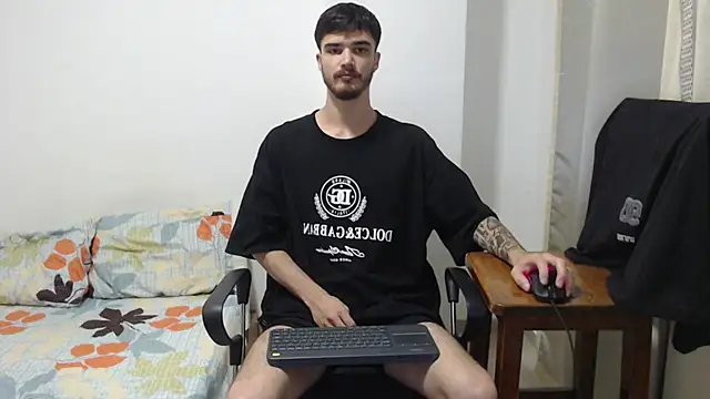 Snapshot of Aleex_Miller chatting on December 1, 2025, 10:05 am Aleex Miller online show from December 1, 2025, 10:05 am