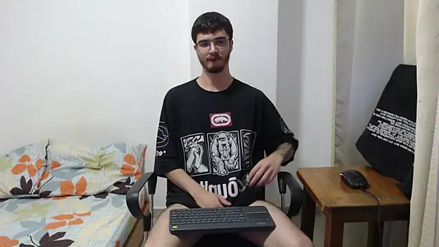 Snapshot of Aleex_Miller chatting on November 11, 2025, 5:02 am Aleex Miller online show from November 11, 2025, 5:02 am