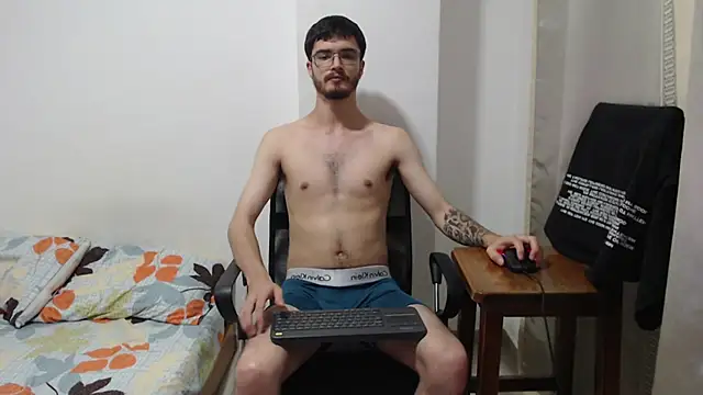 Snapshot of Aleex_Miller chatting on November 7, 2025, 3:44 am Aleex Miller online show from November 7, 2025, 3:44 am