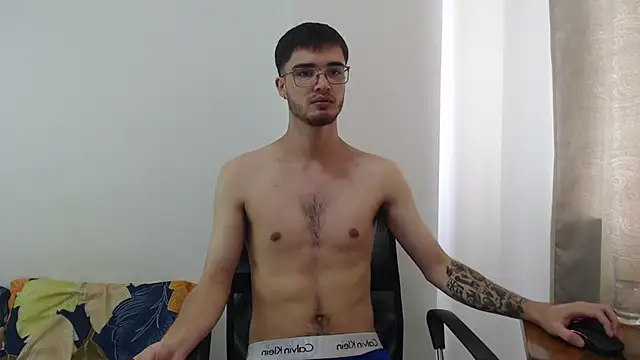 Snapshot of Aleex_Miller chatting on October 3, 2025, 6:20 pm Aleex Miller online show from October 3, 2025, 6:20 pm