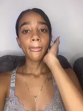 Snapshot of Zoe_Sweett18 chatting on February 19, 2026, 3:31 pm Zoe Sweett18 online show from February 19, 2026, 3:31 pm