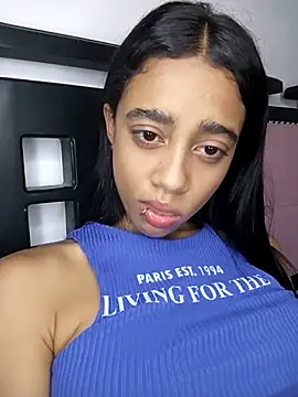 Snapshot of Zoe_Sweett18 chatting on March 4, 2026, 2:19 am Zoe Sweett18 online show from March 4, 2026, 2:19 am