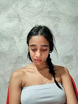 Snapshot of Zoe_Sweett18 chatting on February 12, 2026, 6:18 pm Zoe Sweett18 online show from February 12, 2026, 6:18 pm