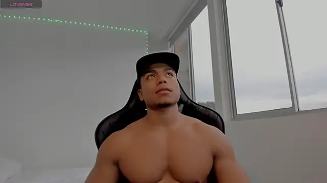 XavierColeman online show from April 28, 2026, 9:52 pm