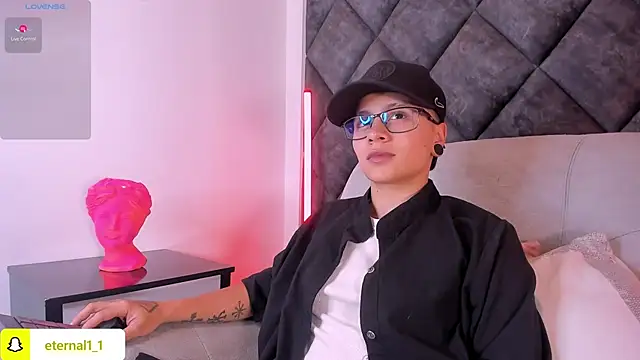 Snapshot of _Eternal_ chatting on June 9, 2026, 9:38 pm Eternal online show from June 9, 2026, 9:38 pm