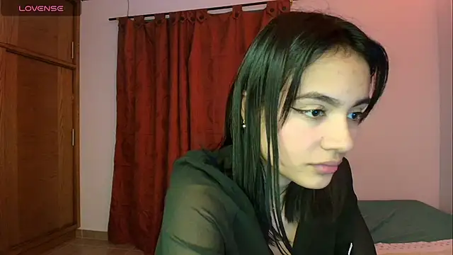 Snapshot of lyraral-f chatting on February 6, 2025, 2:22 am lyraral-f online show from February 6, 2025, 2:22 am