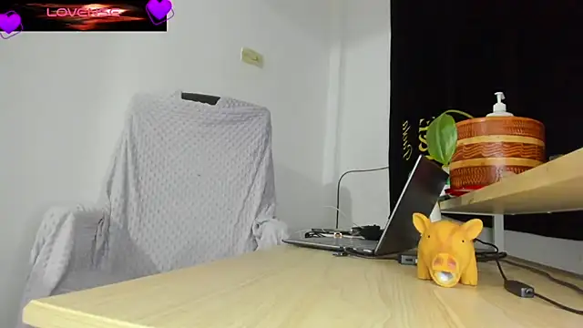 VioletParkker online show from March 28, 2026, 2:34 am