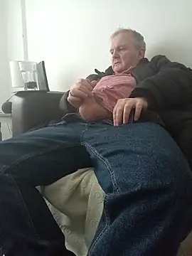 Paolo7619 online show from December 3, 2025, 10:03 am