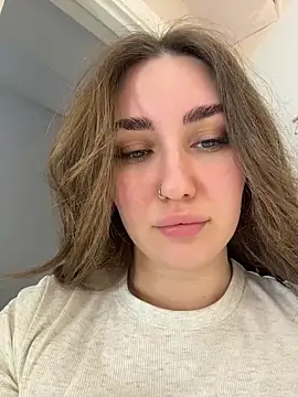 KiraBarlows online show from February 28, 2026, 8:41 pm