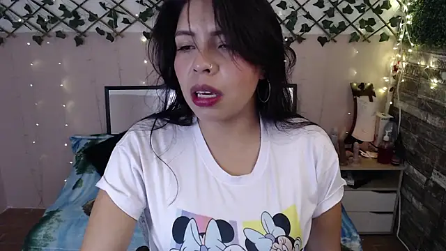 Snapshot of cute_bunny95 chatting on March 17, 2025, 1:08 pm cute bunny95 online show from March 17, 2025, 1:08 pm