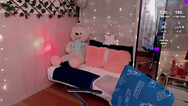 Snapshot of cute_bunny95 chatting on October 10, 2025, 11:44 am cute bunny95 online show from October 10, 2025, 11:44 am