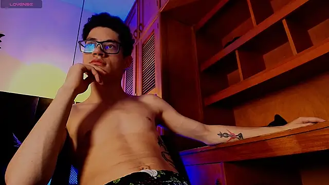 wolfandsky online show from November 3, 2025, 1:15 pm