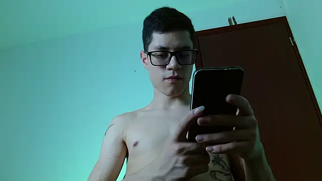 wolfandsky online show from February 10, 2026, 11:42 am