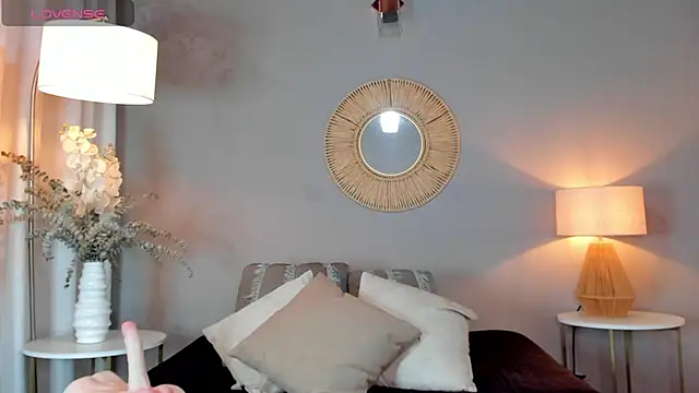 viviannehill hot online show from February 10, 2025, 11:23 pm