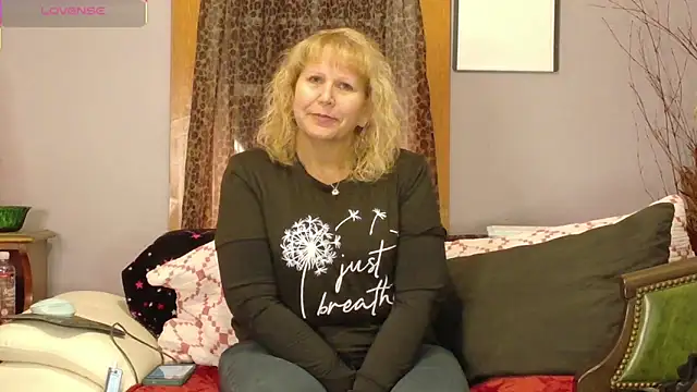 Badgirlpr2 online show from February 1, 2026, 5:38 am