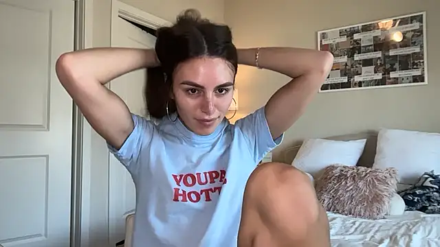 graciesmith27 online show from May 19, 2026, 6:26 pm