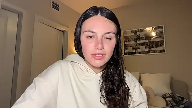 graciesmith27 online show from April 24, 2026, 2:13 am