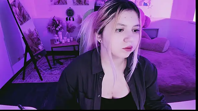 DiaAngell online show from March 19, 2026, 10:32 pm