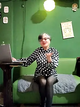 Snapshot of ilonna2025 chatting on September 21, 2025, 7:24 am ilonna2025 online show from September 21, 2025, 7:24 am