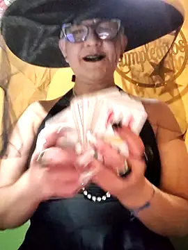 Snapshot of ilonna2025 chatting on October 31, 2025, 10:16 pm ilonna2025 online show from October 31, 2025, 10:16 pm