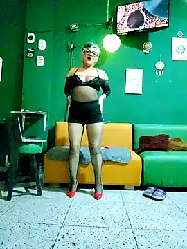 Snapshot of ilonna2025 chatting on November 9, 2025, 8:07 am ilonna2025 online show from November 9, 2025, 8:07 am