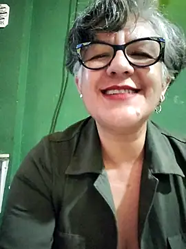 Snapshot of ilonna2025 chatting on September 28, 2025, 11:17 am ilonna2025 online show from September 28, 2025, 11:17 am