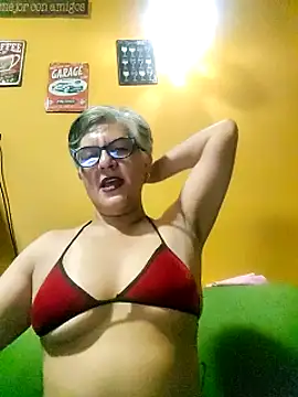 Snapshot of ilonna2025 chatting on March 9, 2025, 9:25 pm ilonna2025 online show from March 9, 2025, 9:25 pm