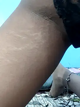 Snapshot of Leoni_G chatting on November 16, 2025, 7:13 am Leoni G online show from November 16, 2025, 7:13 am