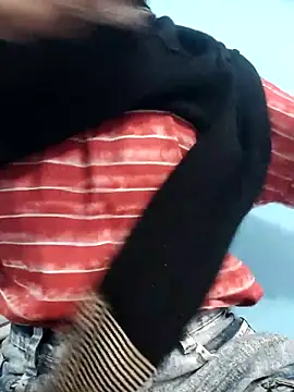 Snapshot of Leoni_G chatting on November 10, 2025, 7:02 am Leoni G online show from November 10, 2025, 7:02 am