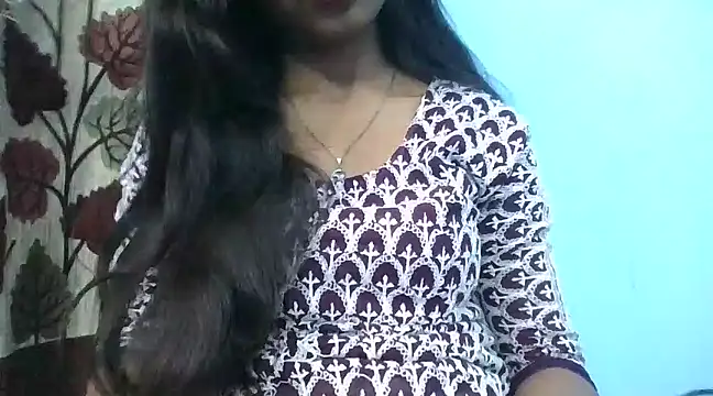 Snapshot of Leoni_G chatting on March 17, 2025, 6:18 am Leoni G online show from March 17, 2025, 6:18 am