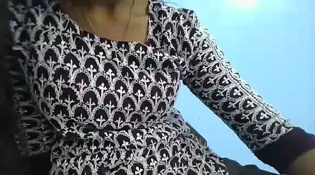 Snapshot of Leoni_G chatting on March 17, 2025, 12:46 pm Leoni G online show from March 17, 2025, 12:46 pm