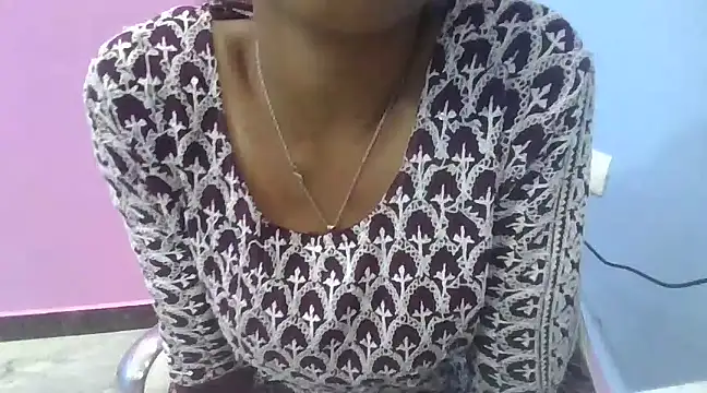 Snapshot of Leoni_G chatting on March 8, 2025, 9:06 am Leoni G online show from March 8, 2025, 9:06 am