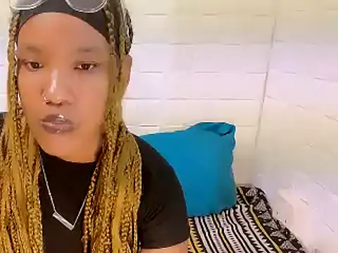 EroticSexyPrada online show from March 15, 2025, 11:51 am