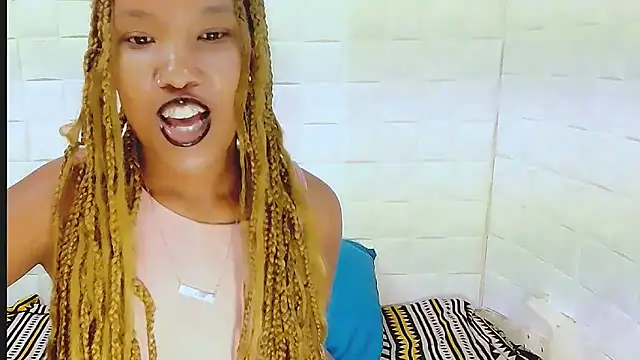 EroticSexyPrada online show from March 17, 2025, 4:19 am