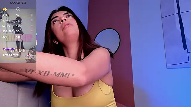 Snapshot of Tianna_rossi chatting on February 3, 2026, 5:05 am Tianna rossi online show from February 3, 2026, 5:05 am