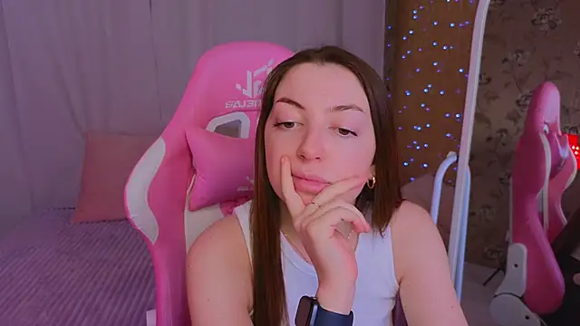 Snapshot of Ann_moon__ chatting on March 6, 2025, 4:38 pm Ann moon online show from March 6, 2025, 4:38 pm