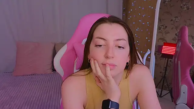 Snapshot of Ann_moon__ chatting on March 3, 2025, 6:24 pm Ann moon online show from March 3, 2025, 6:24 pm