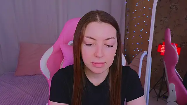 Snapshot of Ann_moon__ chatting on March 10, 2025, 12:28 pm Ann moon online show from March 10, 2025, 12:28 pm