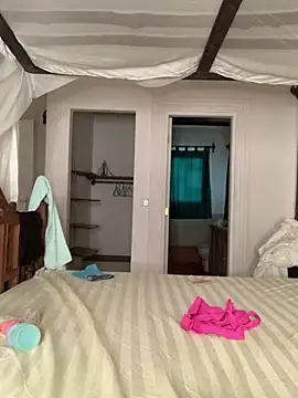 madell online show from March 6, 2025, 7:47 am