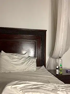 Snapshot of madell chatting on March 1, 2026, 3:17 am madell online show from March 1, 2026, 3:17 am