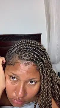 Snapshot of madell chatting on February 15, 2026, 3:18 am madell online show from February 15, 2026, 3:18 am