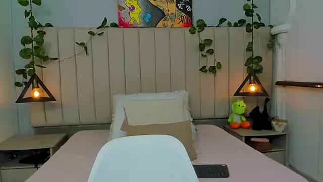 Paulina Lopezz online show from February 26, 2026, 8:20 pm