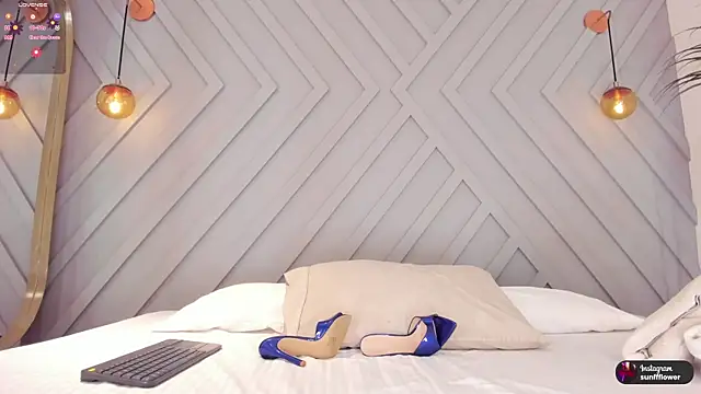 LissMonroe online show from February 26, 2026, 10:48 am