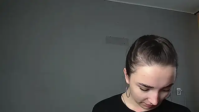 Eva Gloryy online show from March 18, 2026, 12:19 pm