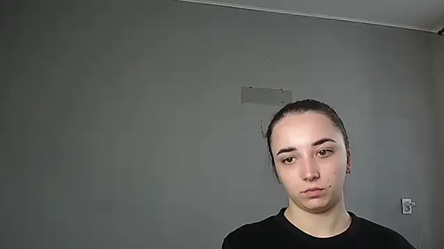 Eva Gloryy online show from April 14, 2026, 9:25 am