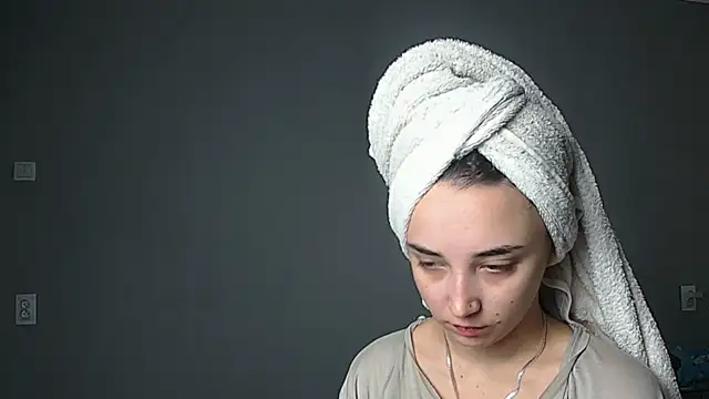 Snapshot of Eva_Gloryy chatting on October 10, 2025, 9:43 am Eva Gloryy online show from October 10, 2025, 9:43 am
