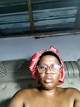 Snapshot of bubblendz1988 chatting on March 23, 2025, 3:32 am bubblendz1988 online show from March 23, 2025, 3:32 am