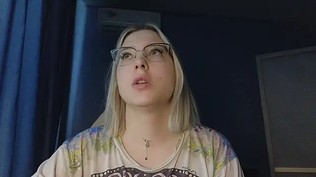 HotBrandyX online show from November 10, 2025, 7:57 am