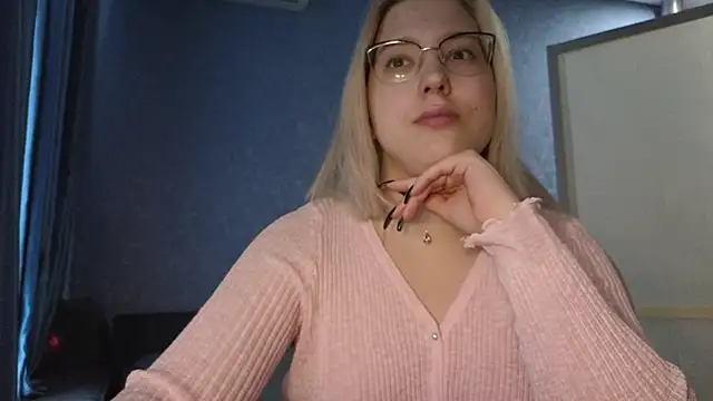 HotBrandyX online show from October 23, 2025, 6:01 am